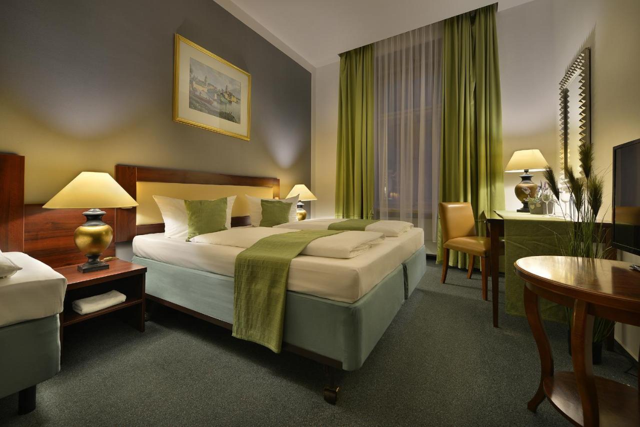 Hotel Prague Season Three Stars Exterior foto