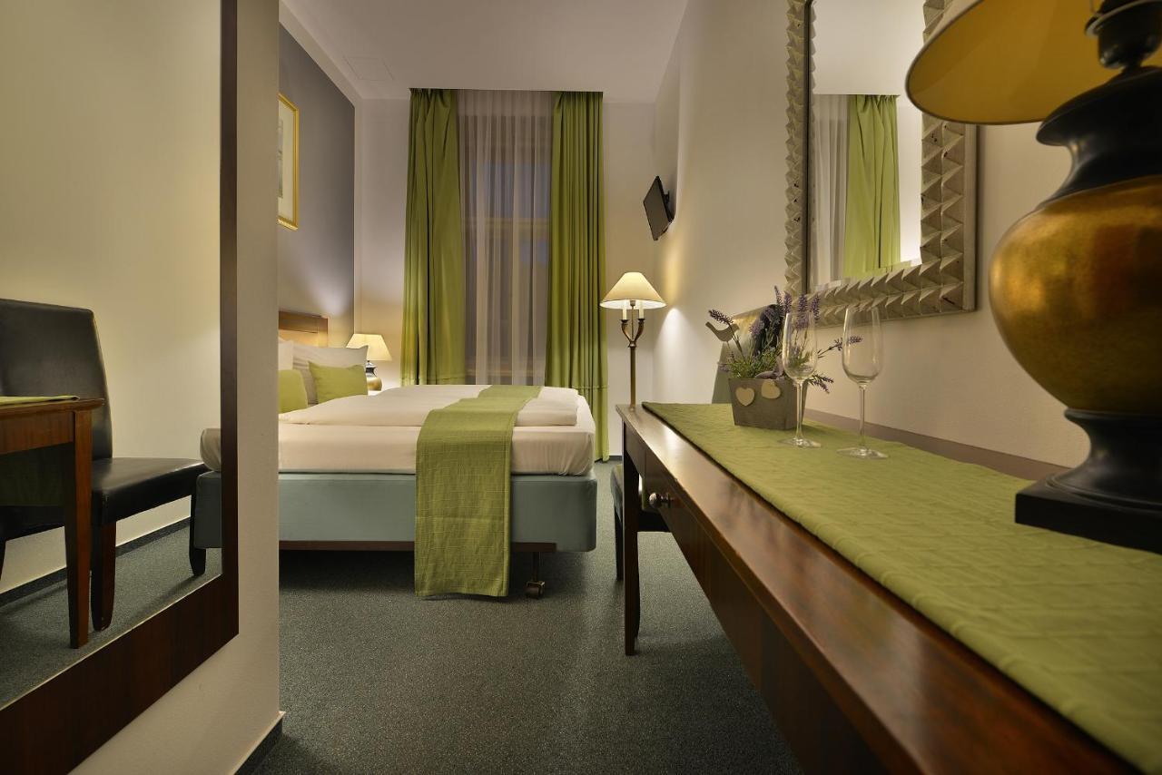 Hotel Prague Season Three Stars Exterior foto